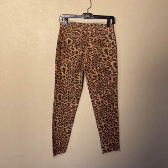 Olivaceous Jean - Picture 2 of 8